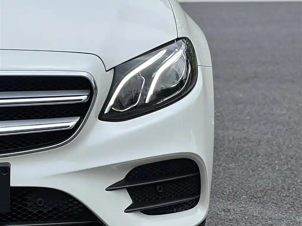 Mercedes-Benz E-Class 2019 — фото 11