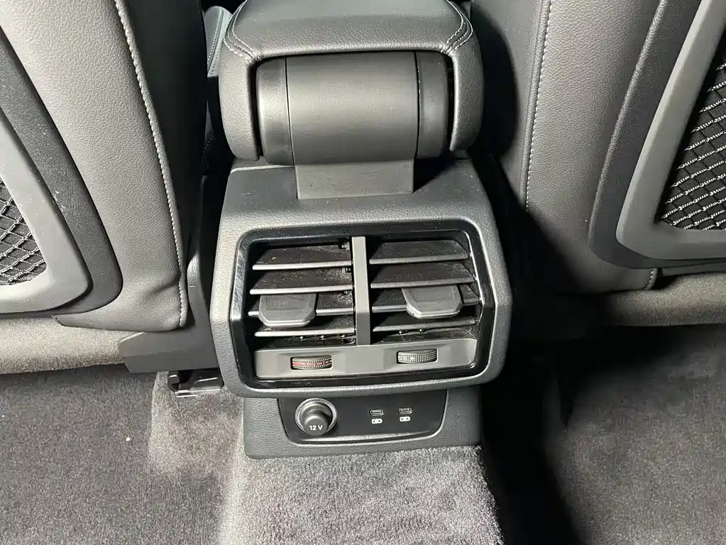 Audi Q3 2023 — фото 18