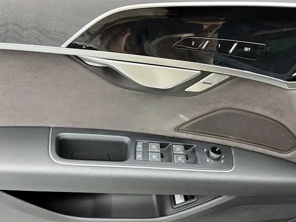 Audi A8 2024