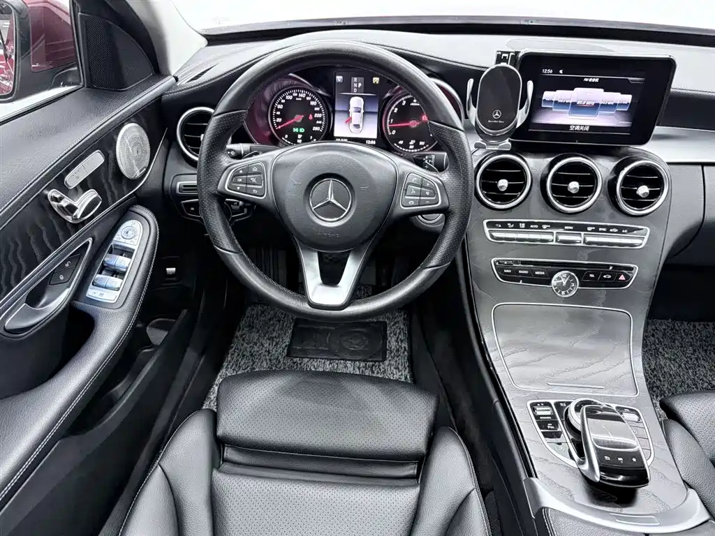 Mercedes-Benz C-Class 2018 — фото 13