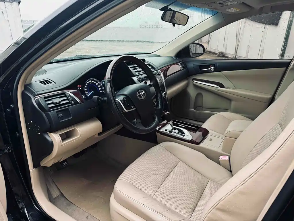Toyota Camry 2014