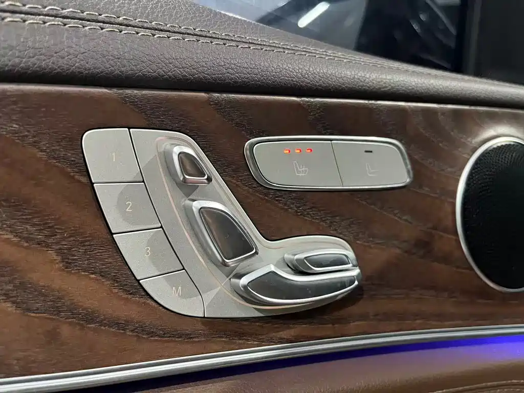 Mercedes-Benz E-Class 2023 — фото 14