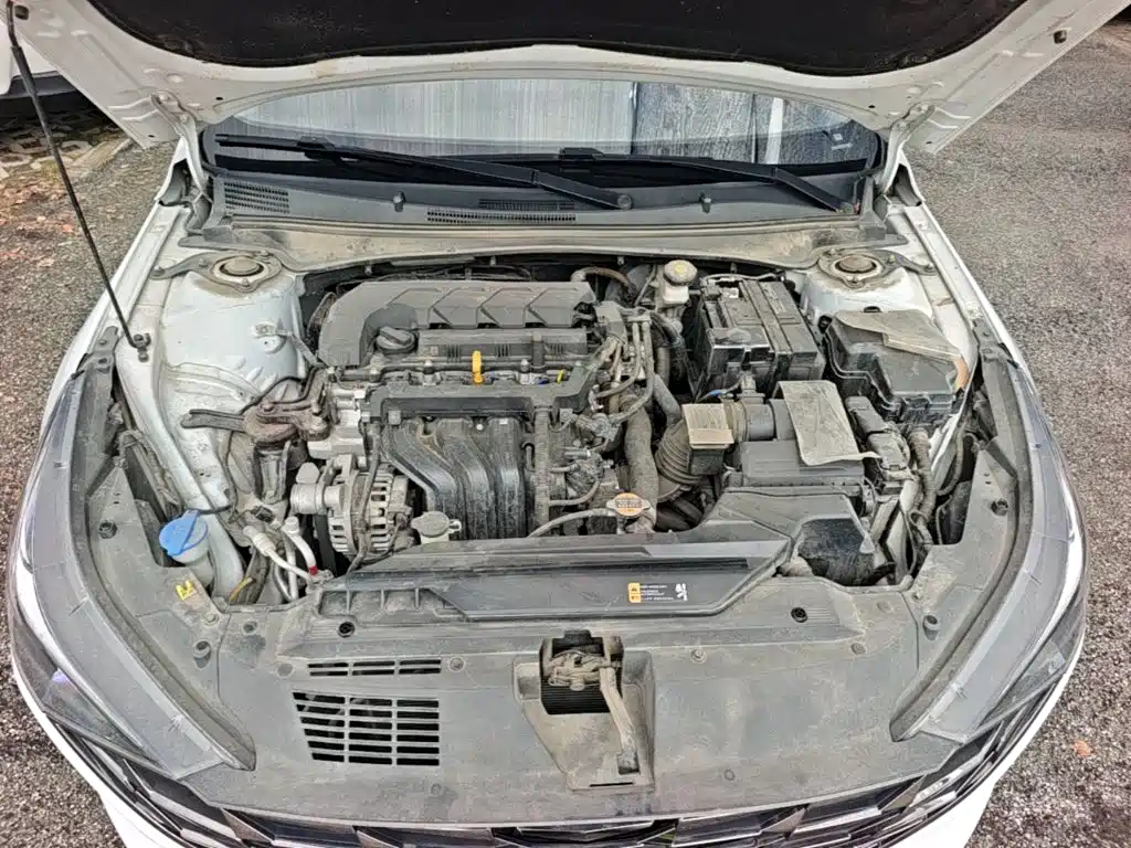 Hyundai Elantra 2023 — фото 20