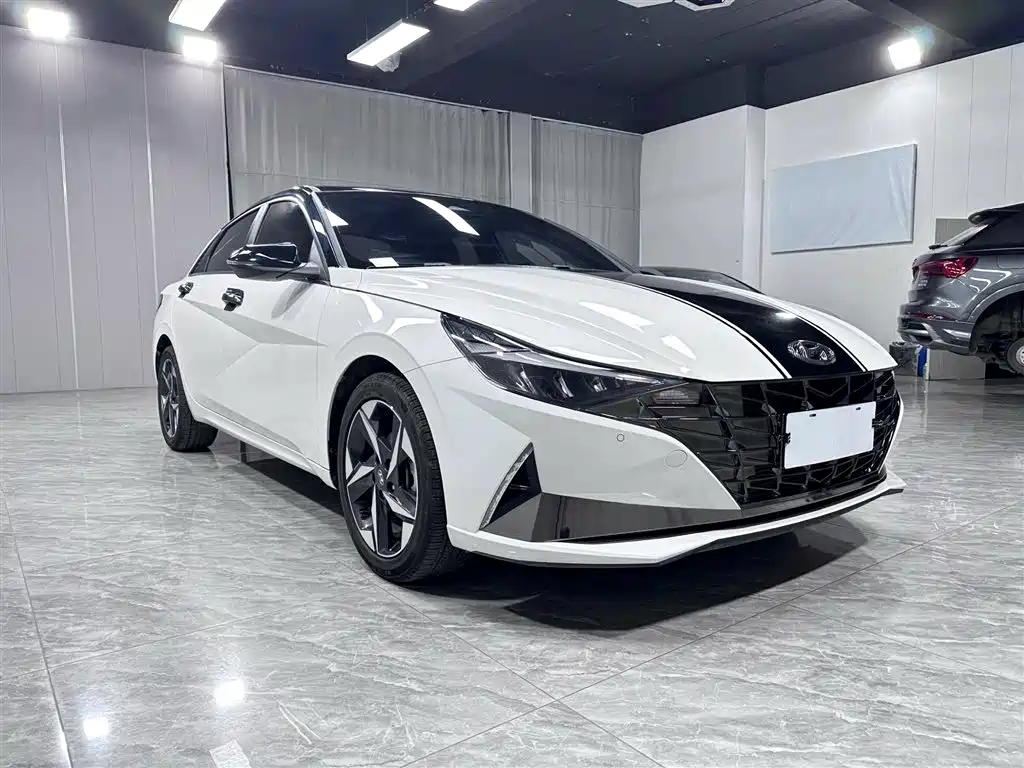 Hyundai Elantra 2023