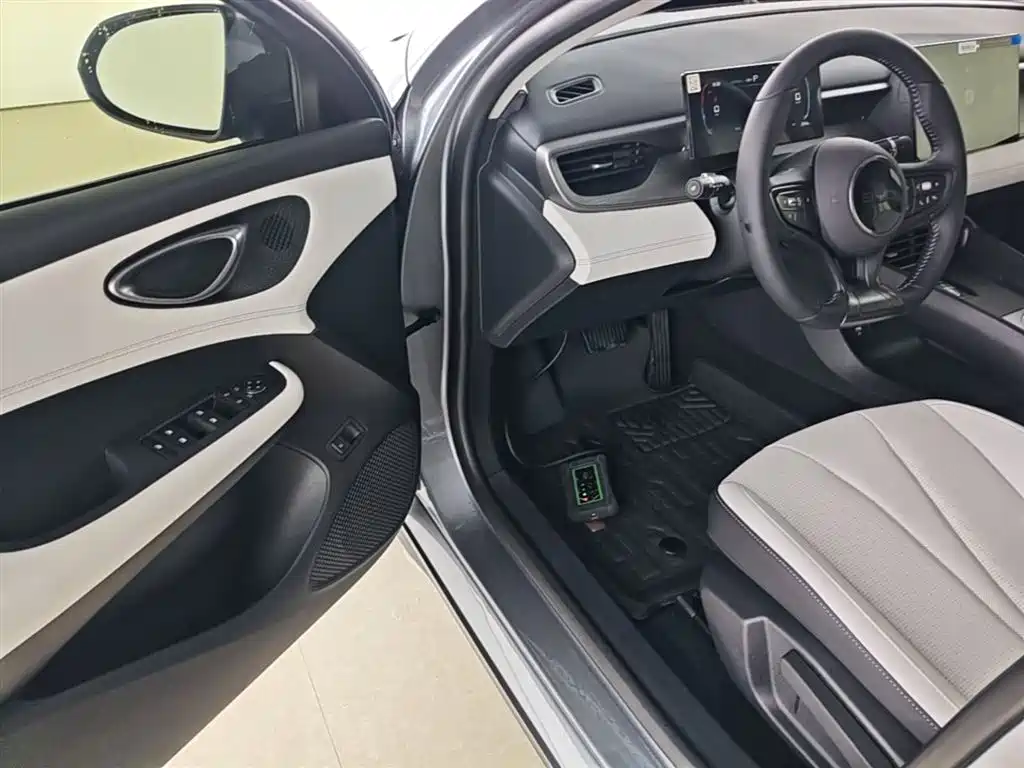 BYD Seal 05 DM-i 2025 — фото 16