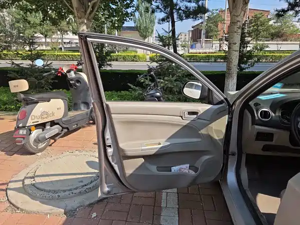 Changan Yuexiang V3 2014