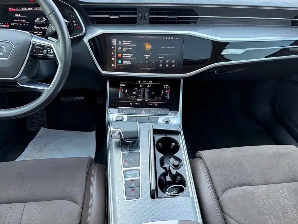 Audi A7L 2024 — фото 13