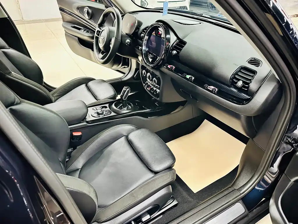 MINI Clubman 2021 — фото 16