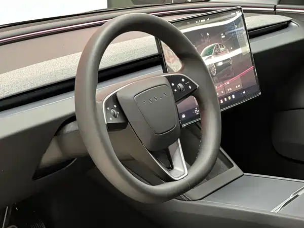 Tesla Model 3 2025
