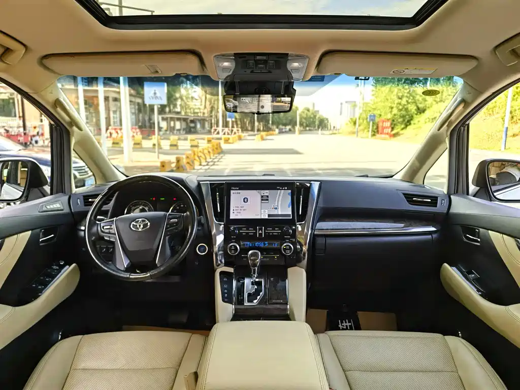 Toyota Vellfire 2020 — фото 8