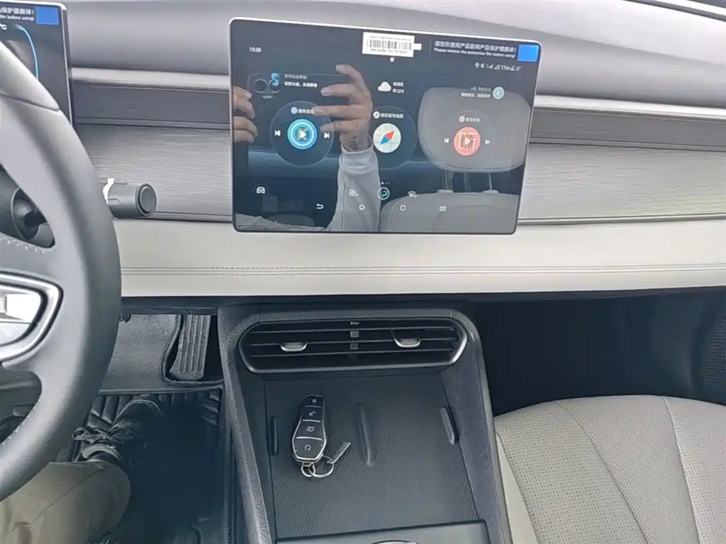 BYD Seal 05 DM-i 2025 — фото 13