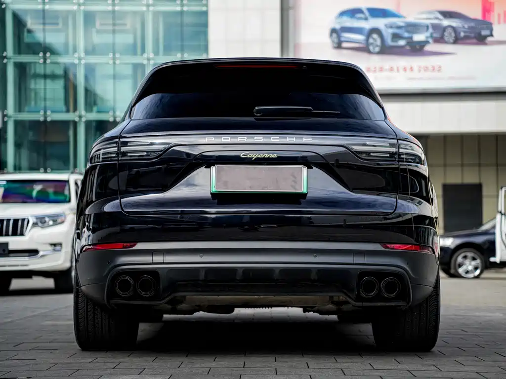 Porsche Cayenne Hybrid 2022 — фото 15