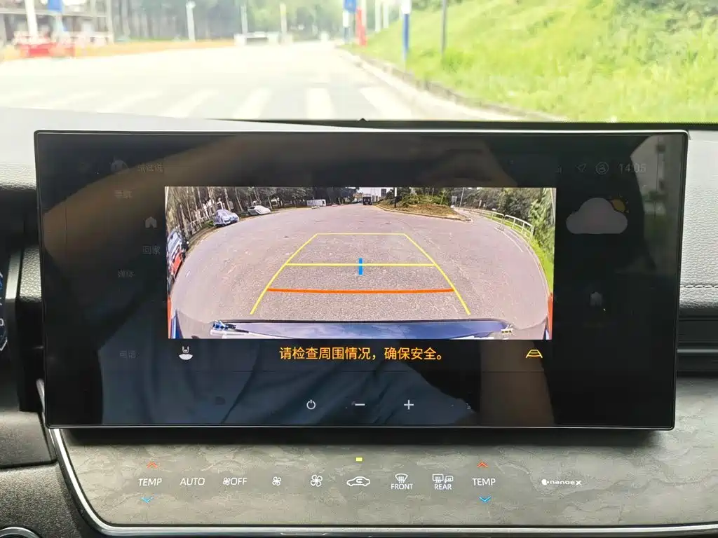 Toyota Camry 2024 — фото 13