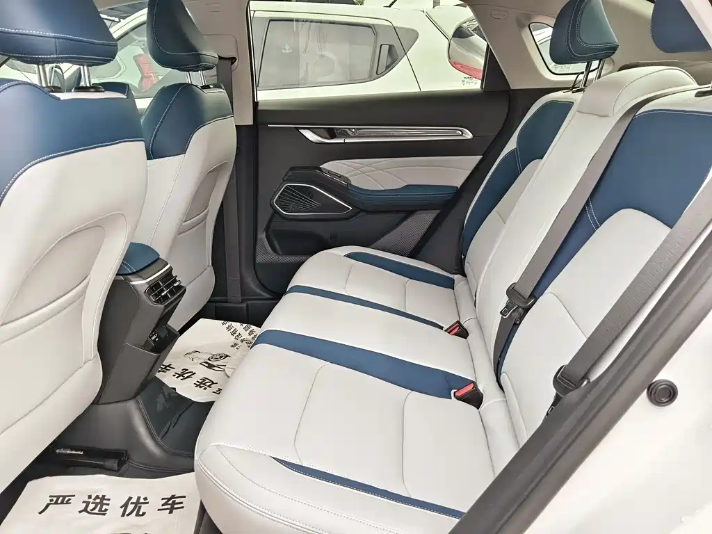 Geely Emgrand 2022 — фото 10