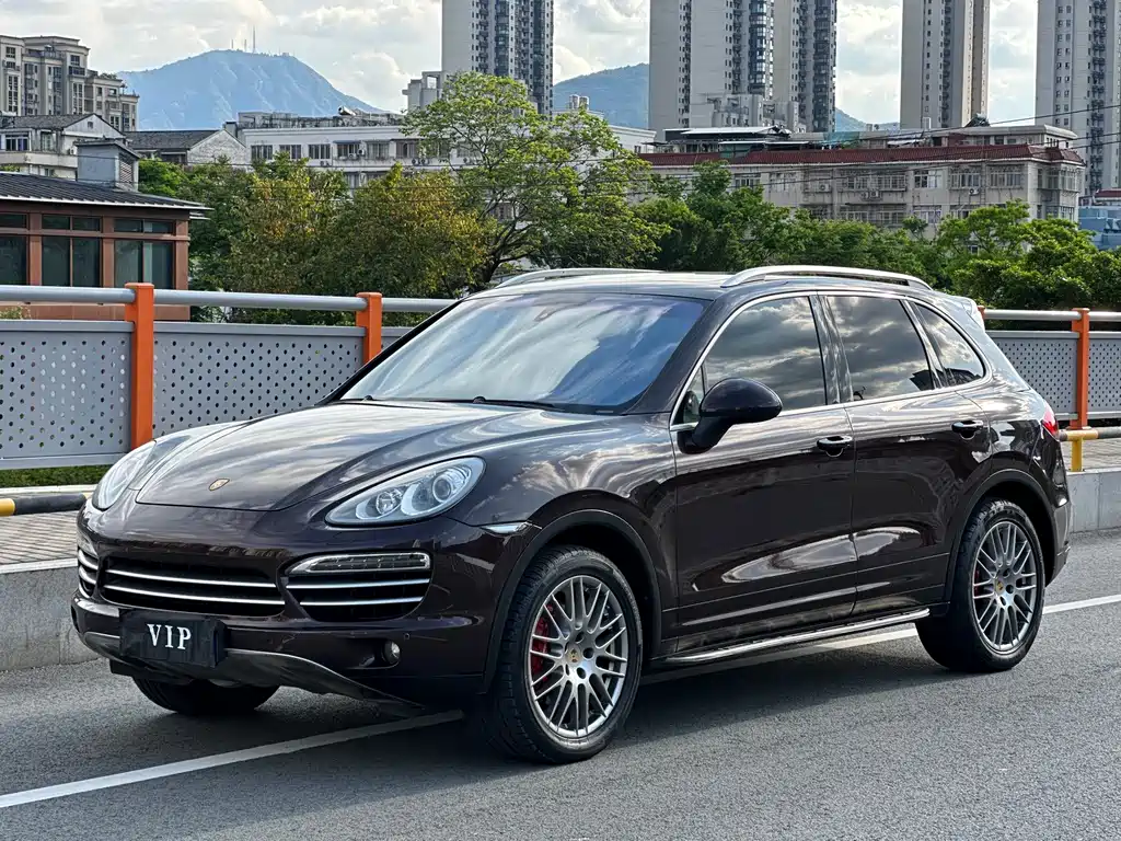 Porsche Cayenne 2015 — фото 1