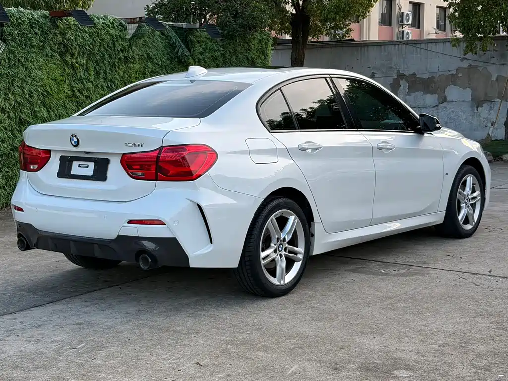 BMW 1 Series 2022