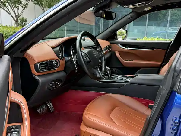Maserati Levante 2021