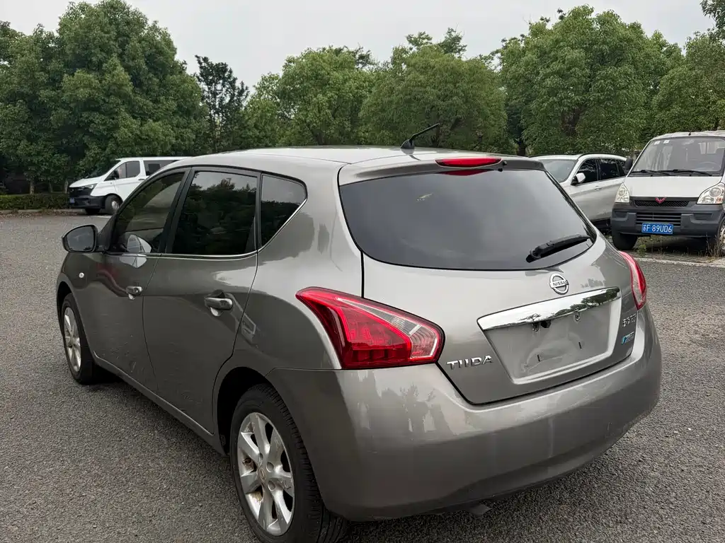 Nissan Tiida 2014