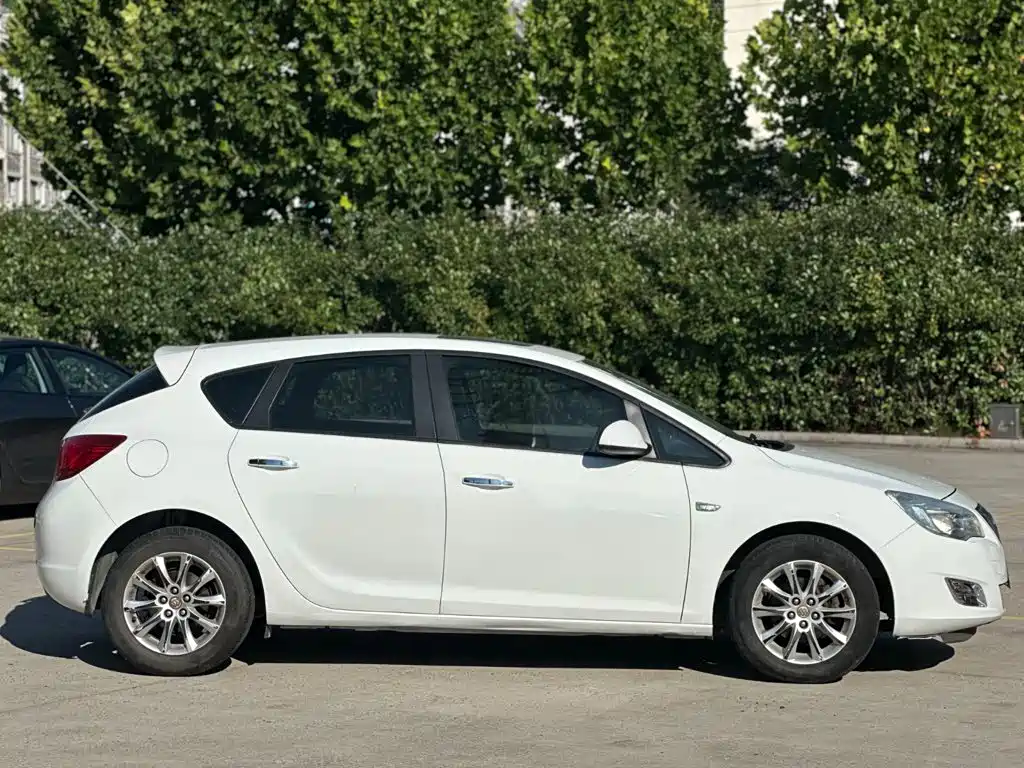 Buick Excelle 2013
