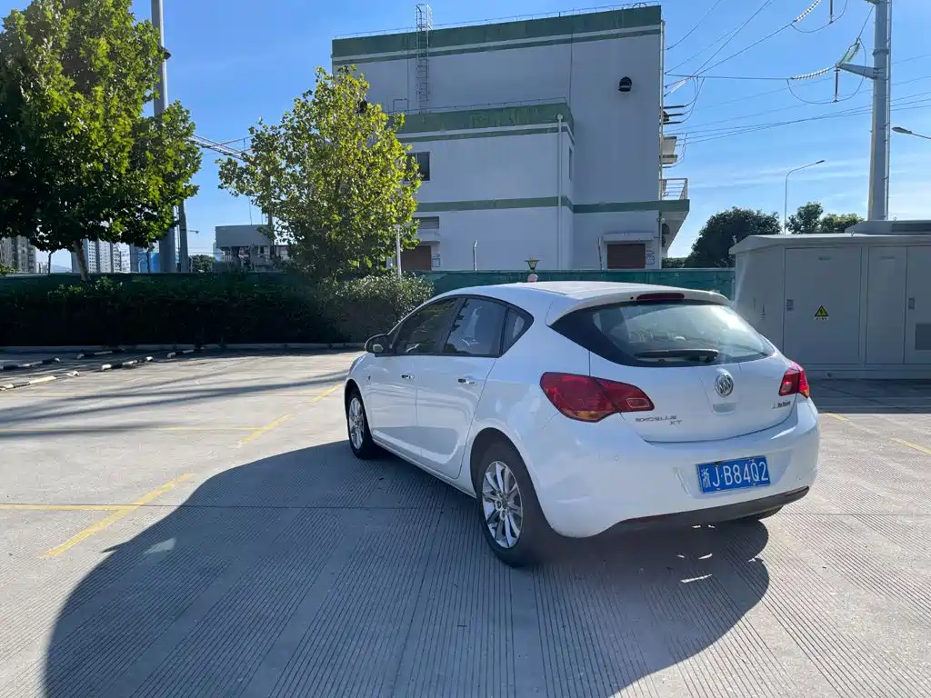 Buick Excelle 2013