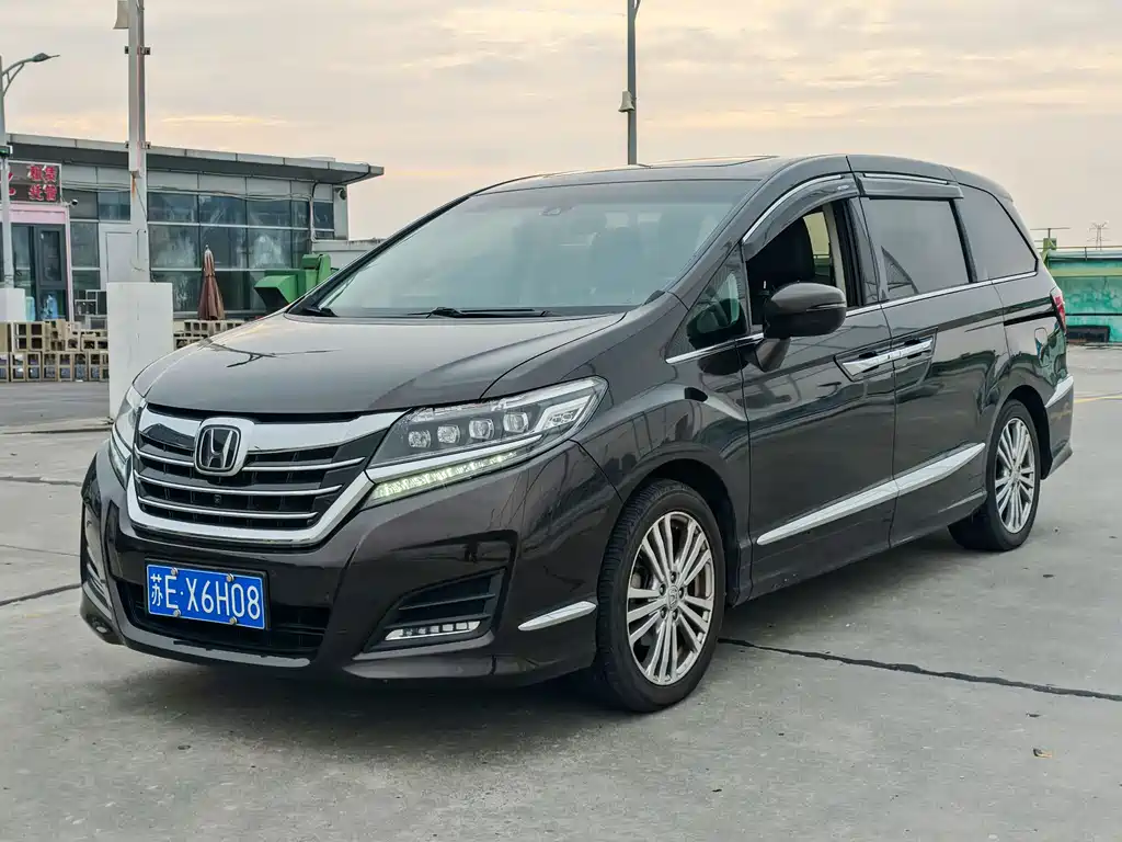 Honda Elysion 2016