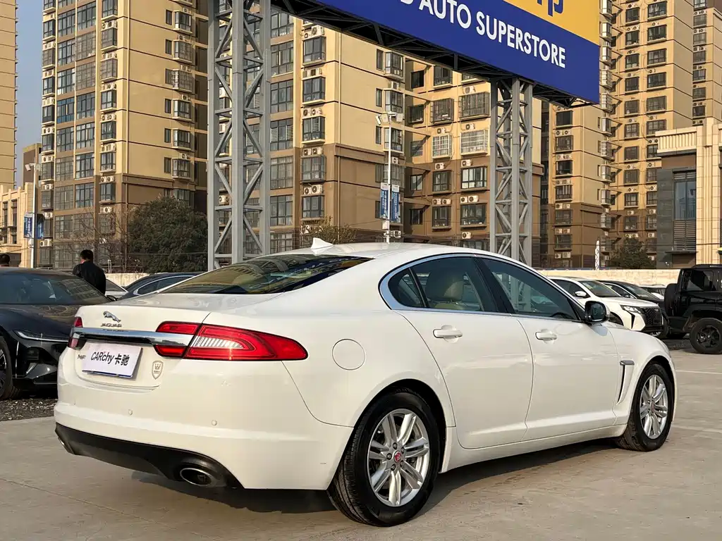Jaguar XF 2014 — фото 6