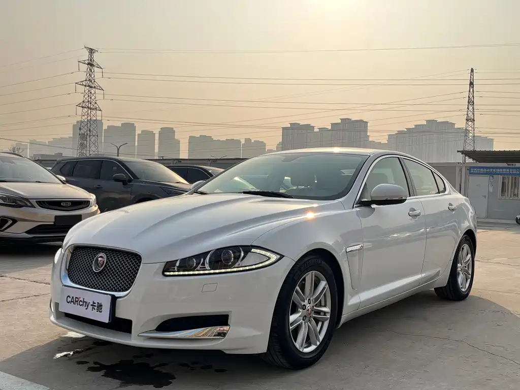 Jaguar XF 2014 — фото 1