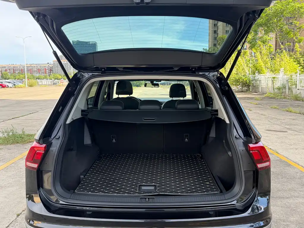 Volkswagen Tiguan L 2019 — фото 16