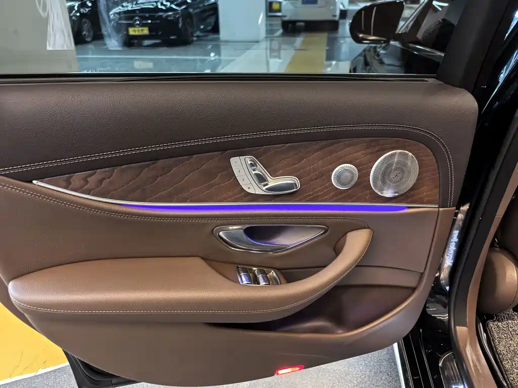 Mercedes-Benz E-Class 2020 — фото 8