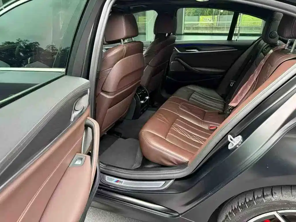BMW 5 Series 2022