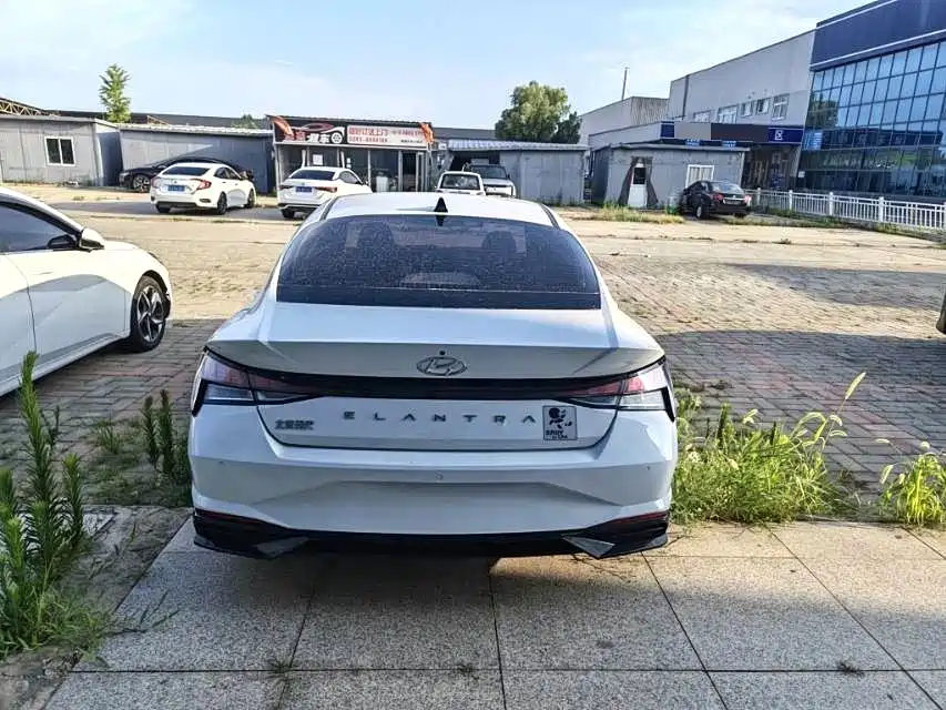 Hyundai Elantra 2021
