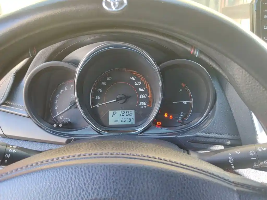 Toyota Yaris L 2021