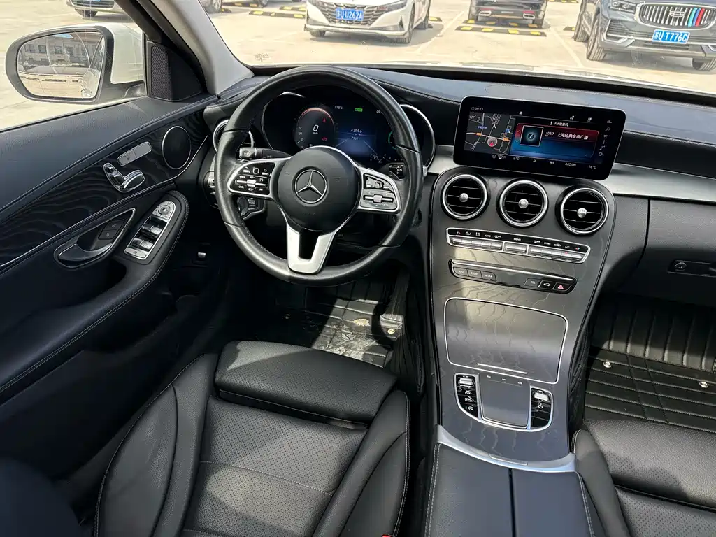 Mercedes-Benz C-Class 2018 — фото 17