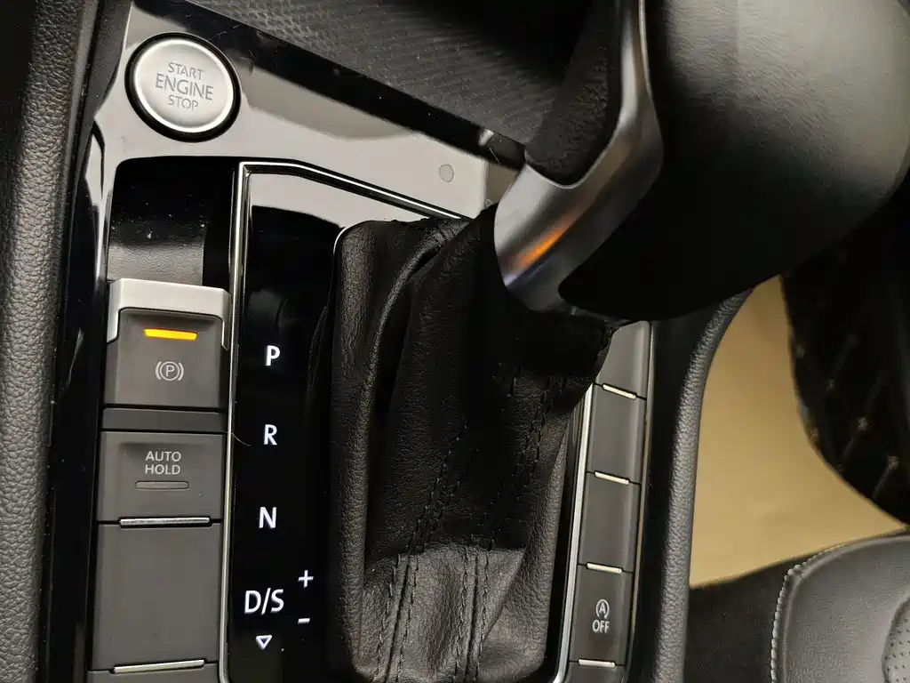 Volkswagen Tiguan L 2022 — фото 17