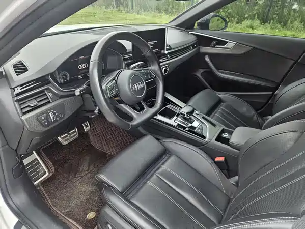 Audi A4L 2023
