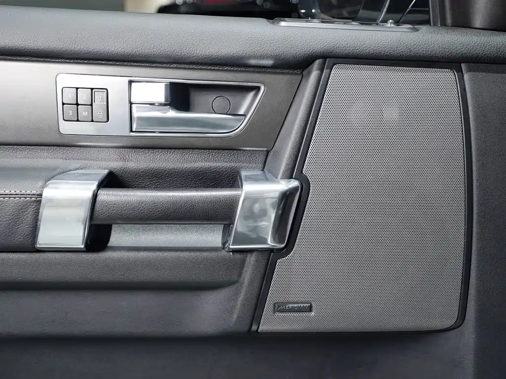 Land Rover Discovery 2014 — фото 10