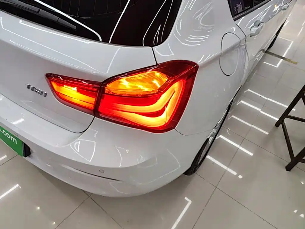 BMW 1 Series 2019 — фото 8