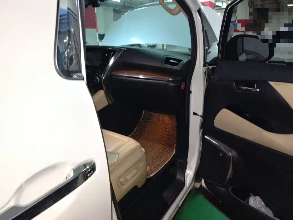 Toyota Alphard 2016 — фото 20