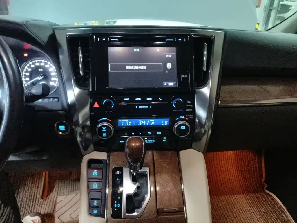 Toyota Alphard 2016