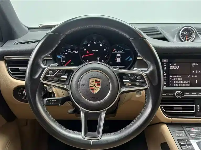Porsche Macan 2019 — фото 11
