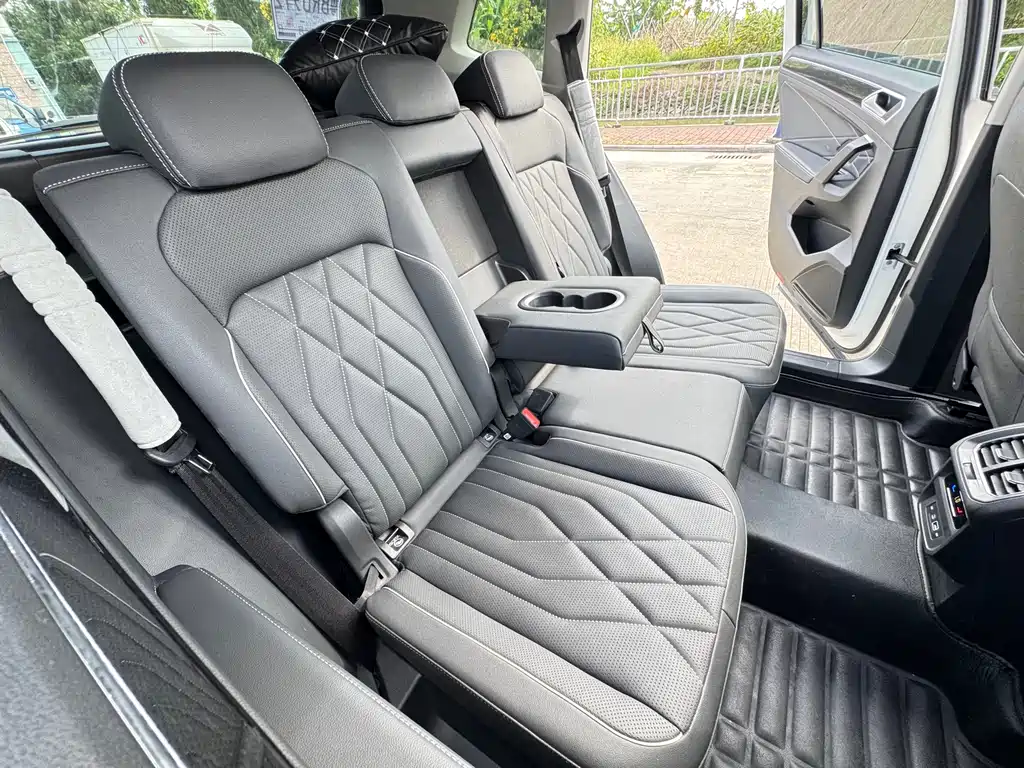 Volkswagen Tiguan L 2023 — фото 15
