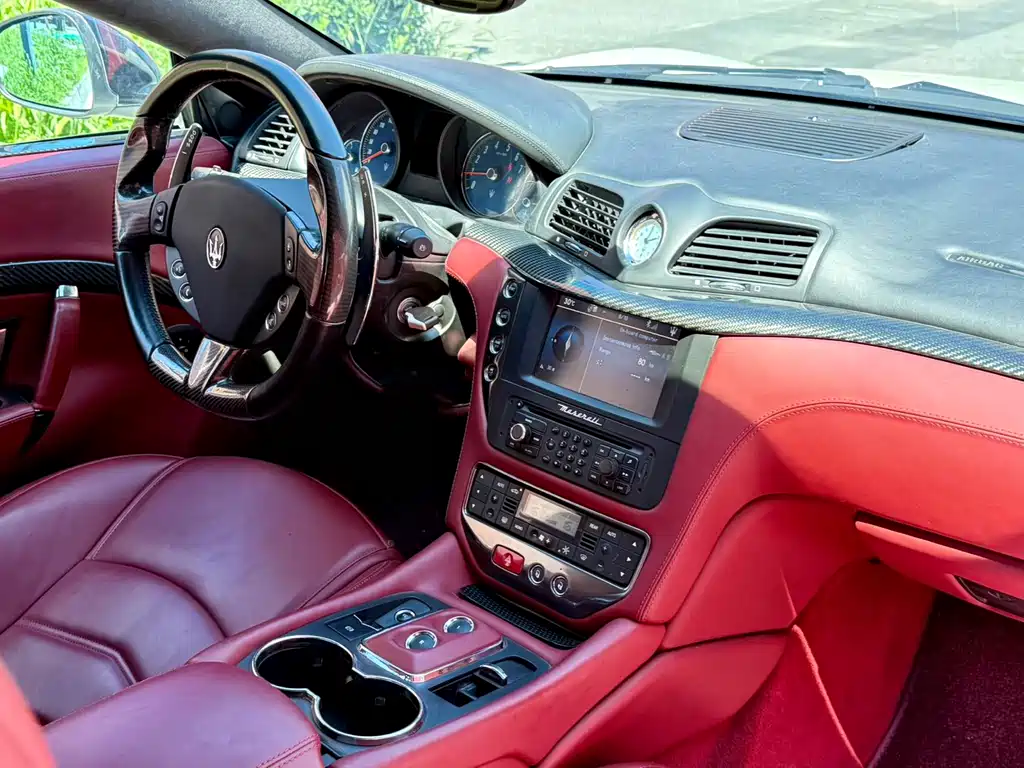 Maserati Granturismo 2013 — фото 15