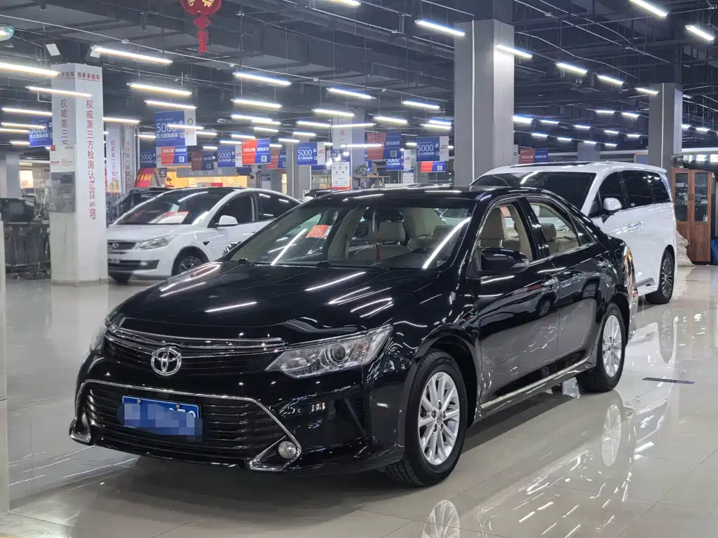 Toyota Camry 2016 — фото 1