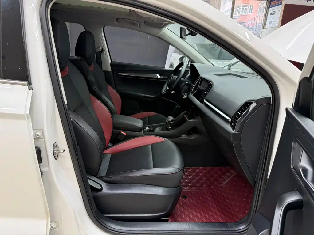 Skoda Karoq 2023 — фото 17
