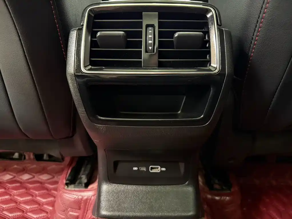 Skoda Karoq 2023 — фото 16