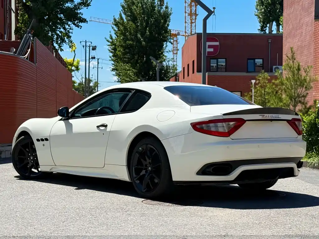 Maserati Granturismo 2013 — фото 6