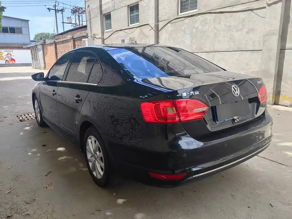 Volkswagen Sagitar 2013