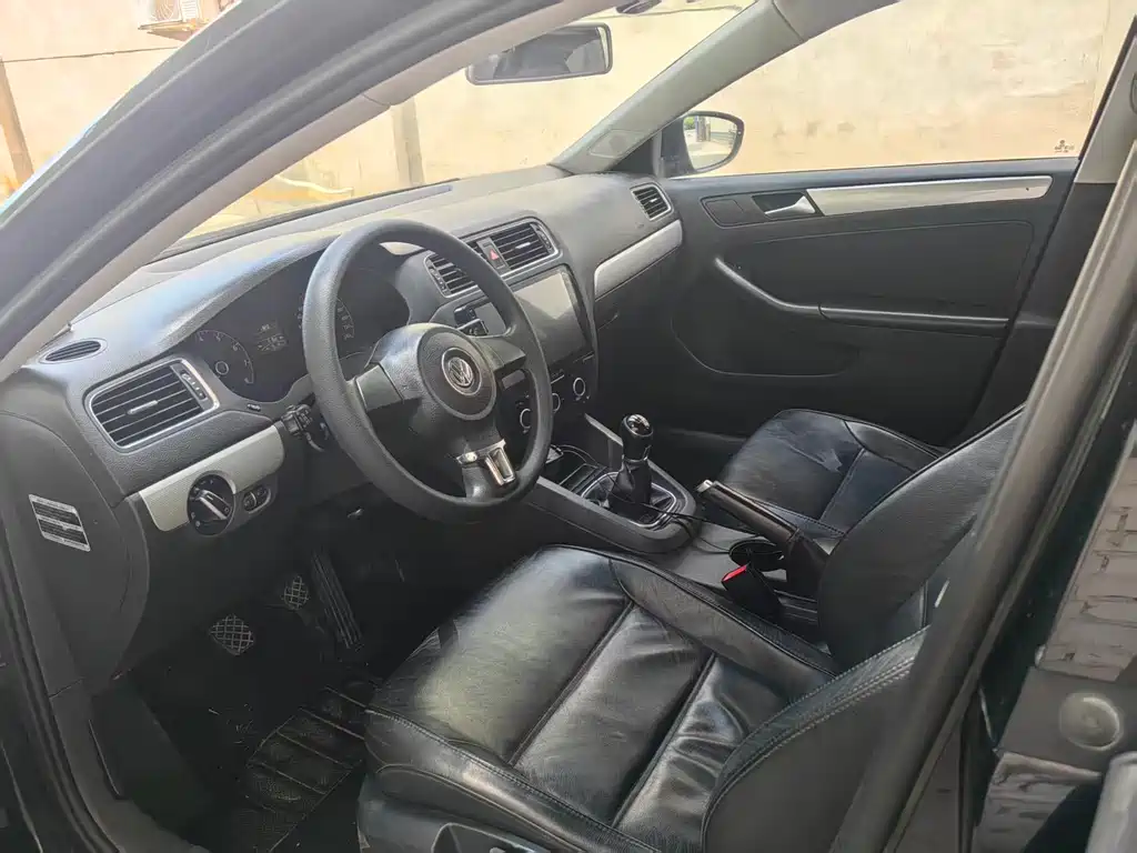 Volkswagen Sagitar 2013