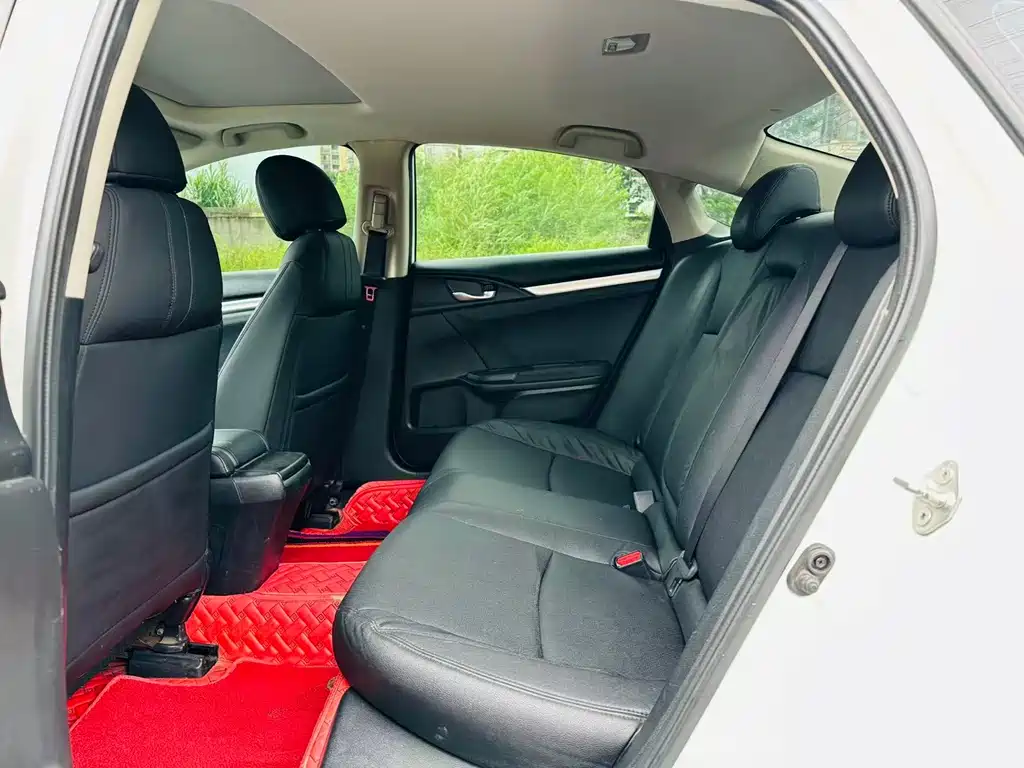 Honda Civic 2018 — фото 10