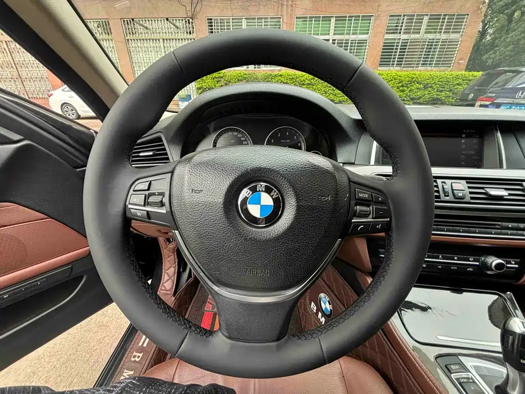 BMW 5 Series 2016 — фото 17